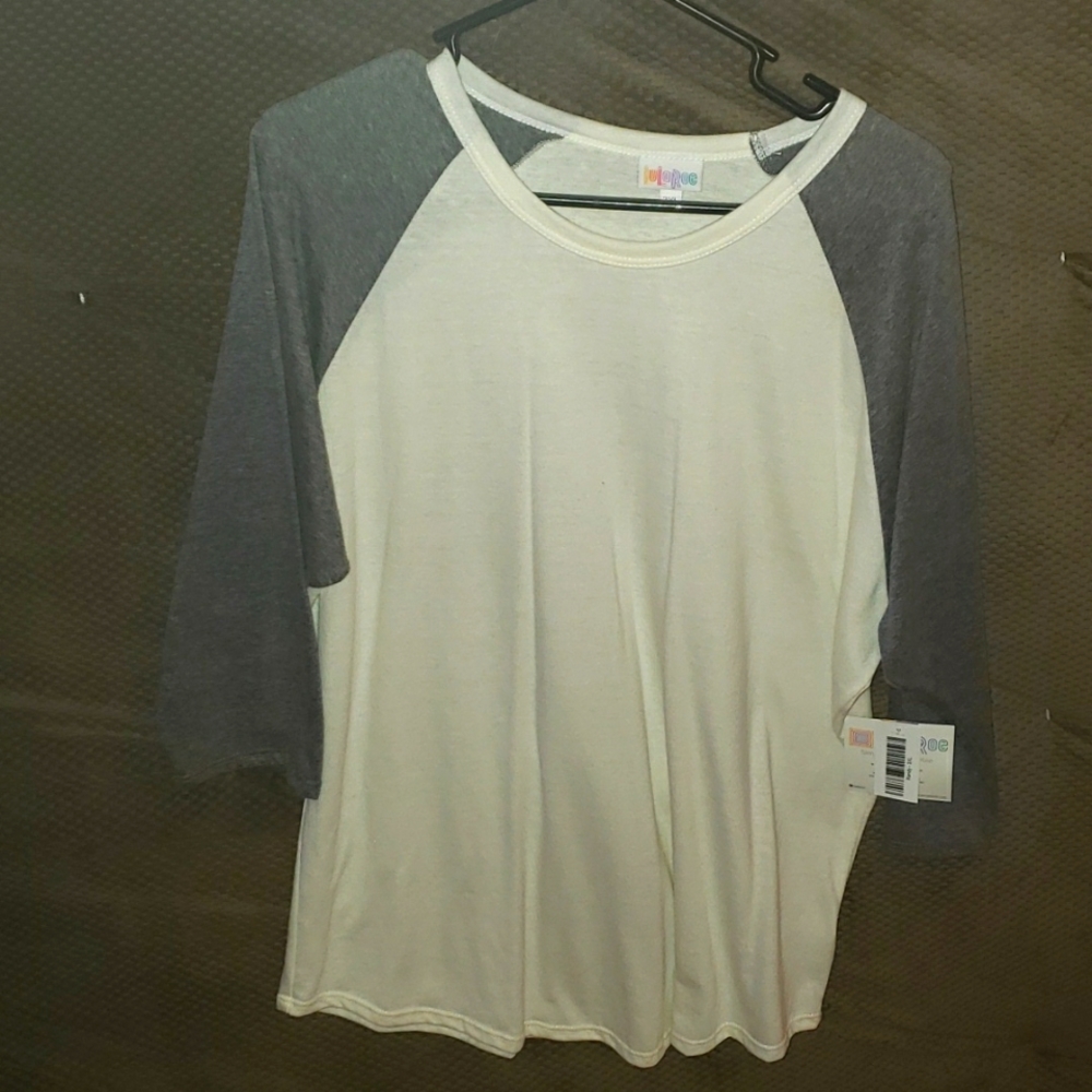 NWT LulaRoe 3x Randy-Off white body, gray arms.